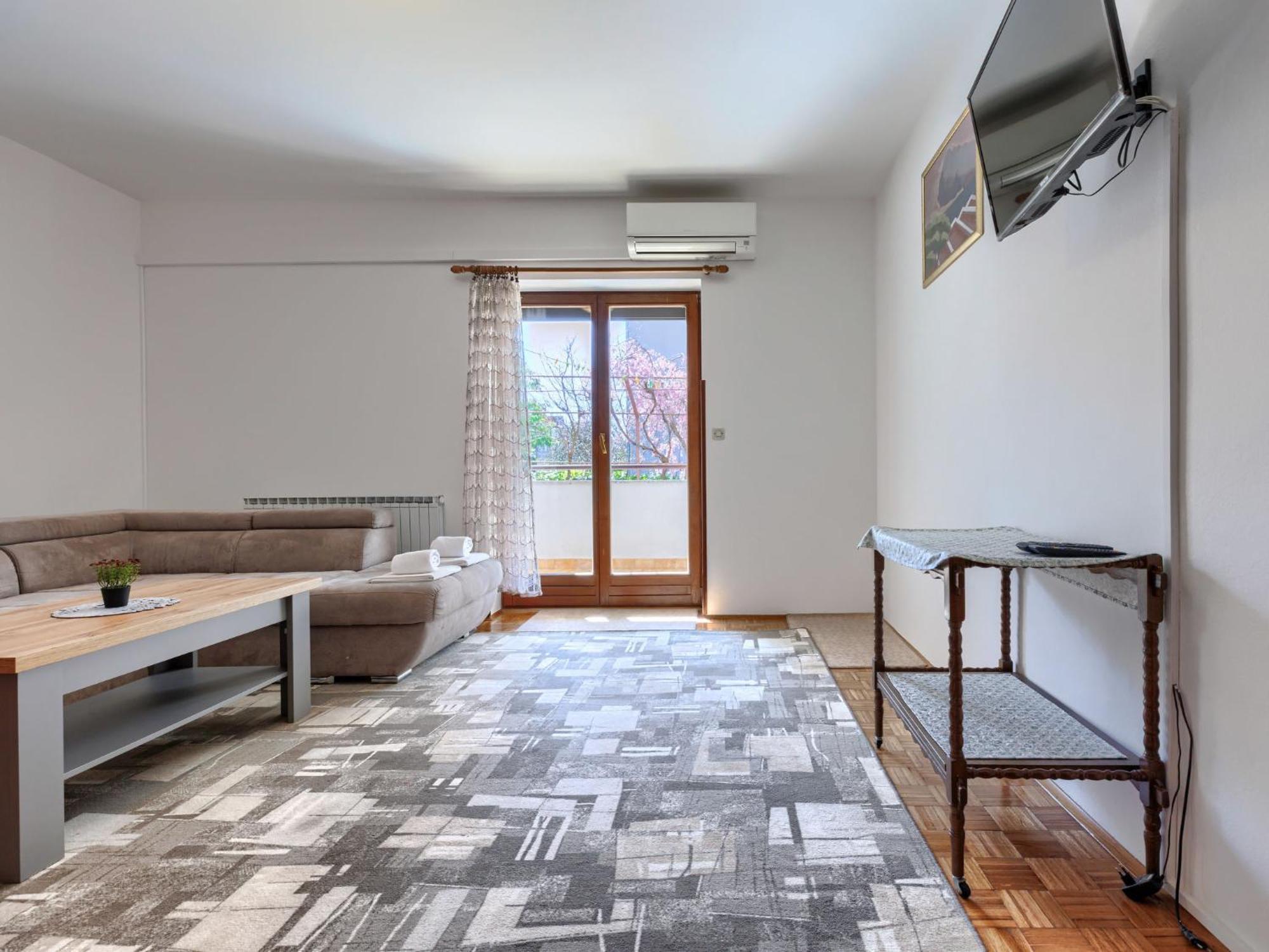Apartment Zoki 1 By Interhome
